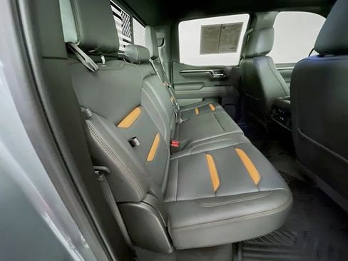 Used 2025 GMC Sierra 1500 AT4 w/ AT4 Premium Package AWD/4WD image 30