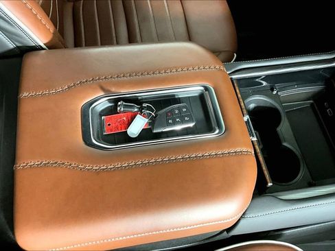 Used 2024 GMC Yukon XL Denali Ultimate image 35