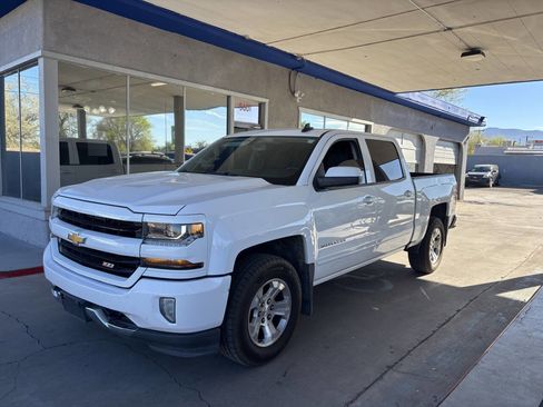 Used 2018 Chevrolet Silverado 1500 LT w/ All Star Edition AWD/4WD image 4