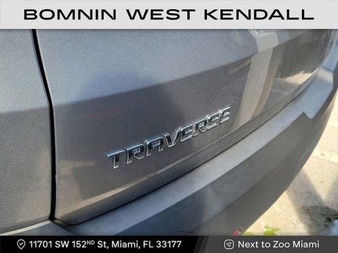 Used 2023 Chevrolet Traverse LS image 6