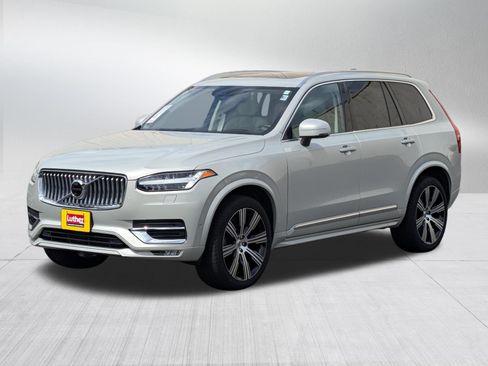 Used 2022 Volvo XC90 T6 Inscription w/ Advanced Package AWD/4WD image 3