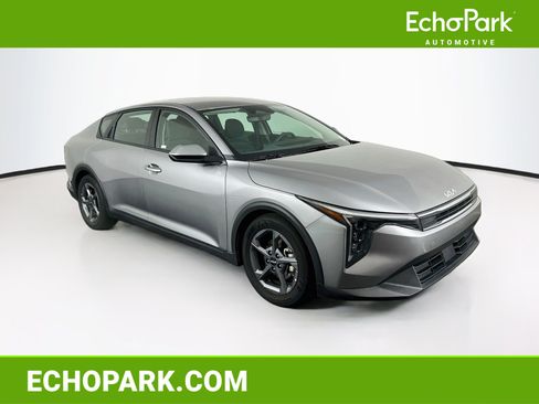 Used 2025 Kia K4 FWD image 1