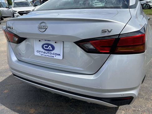 Used 2024 Nissan Altima 2.5 SV FWD image 11