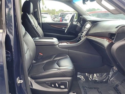 Used 2019 Cadillac Escalade Premium Luxury image 28