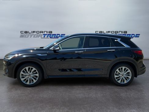 Used 2023 INFINITI QX50 Luxe w/ Cargo Package FWD image 8