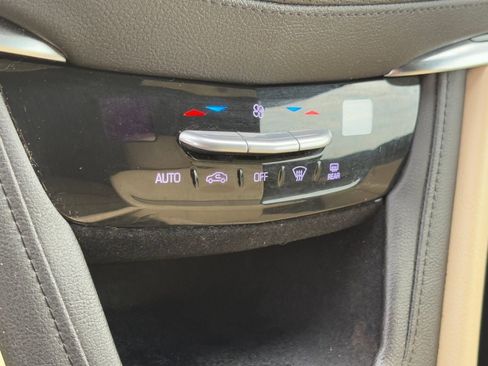 Used 2017 Cadillac XT5 Base image 23