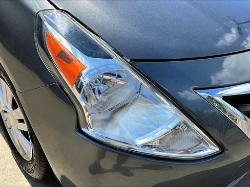 Used 2019 Nissan Versa SV image 25