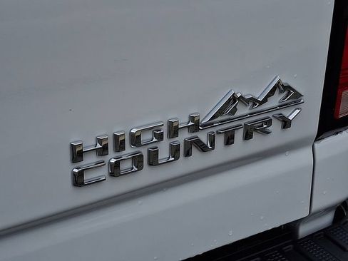 Used 2025 Chevrolet Silverado 2500 High Country AWD/4WD image 25