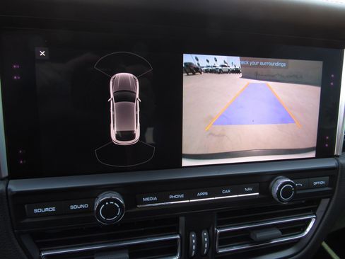 Used 2020 Porsche Macan Base image 21