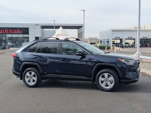 Used 2021 Toyota RAV4 XLE w/ XLE Grade Weather Package image 6