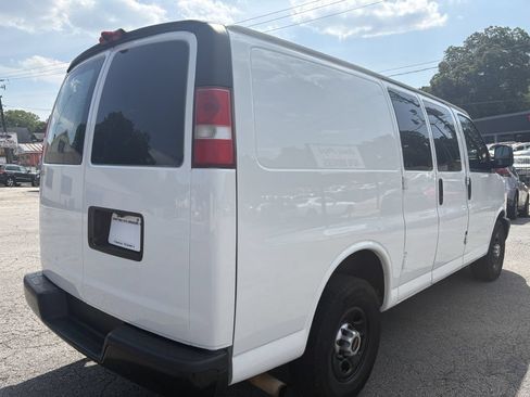 Used 2017 GMC Savana 2500 RWD image 8