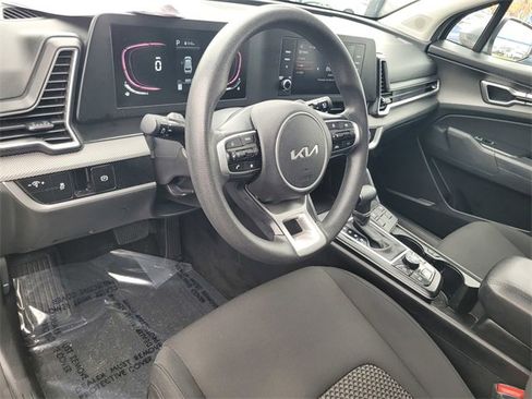Used 2023 Kia Sportage LX image 12