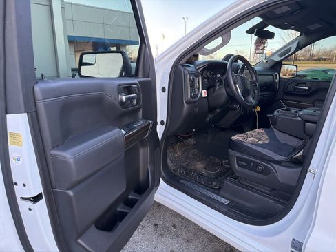 Used 2022 Chevrolet Silverado 1500 RST w/ Redline Edition image 8