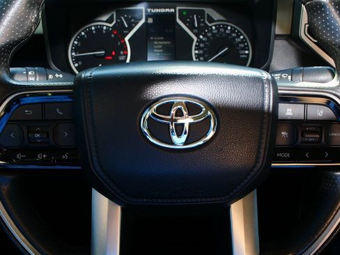 Used 2022 Toyota Tundra SR5 w/ SR5 Convenience Package image 15