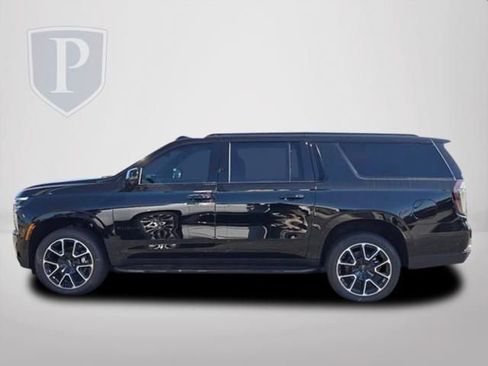 New 2026 Chevrolet Suburban RST w/ Comfort Package AWD/4WD image 10