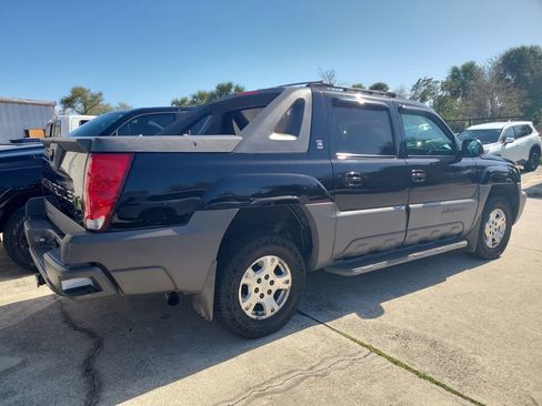 Used 2002 Chevrolet Avalanche 4x4 w/ North Face Edition image 3