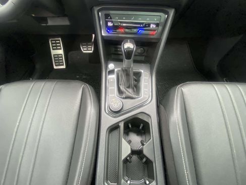 Certified 2023 Volkswagen Tiguan SE R-Line AWD/4WD image 24