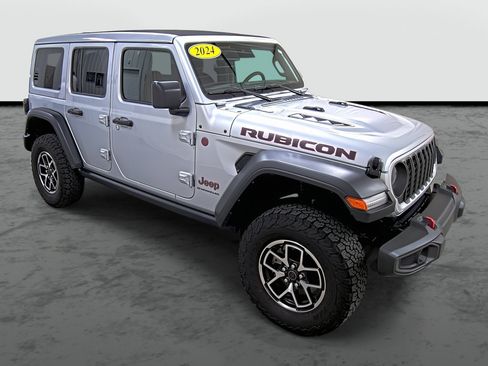 Used 2024 Jeep Wrangler Unlimited Rubicon AWD/4WD image 5