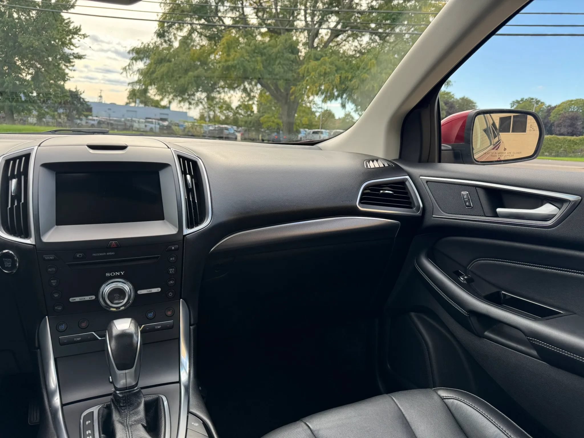 Used 2017 Ford Edge Titanium w/ Equipment Group 302A AWD/4WD image 17