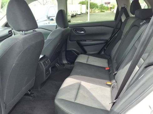 Used 2024 Nissan Rogue SV FWD image 25