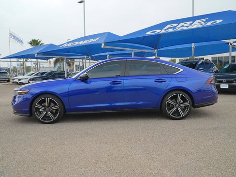 Used 2025 Honda Accord Sport image 9