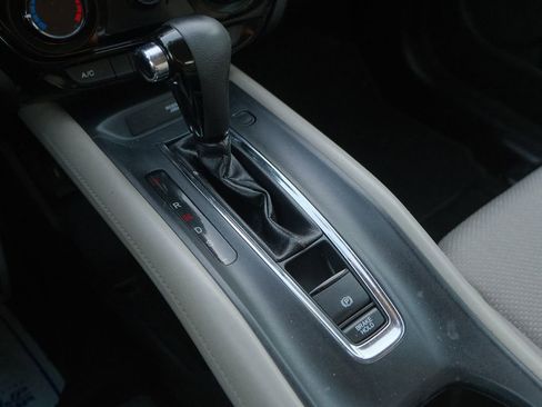 Used 2017 Honda HR-V LX image 24