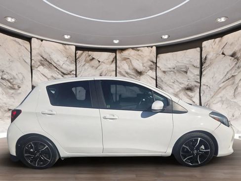 Used 2016 Toyota Yaris SE image 4