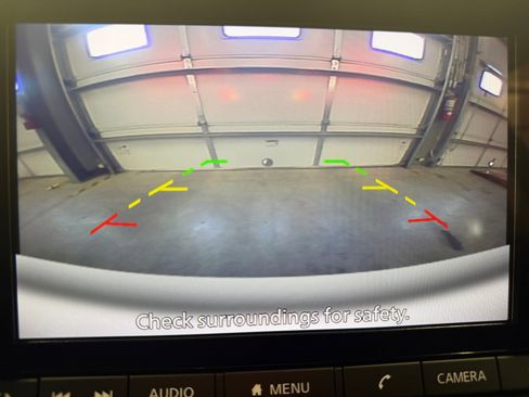 Used 2023 Nissan Pathfinder S FWD image 15