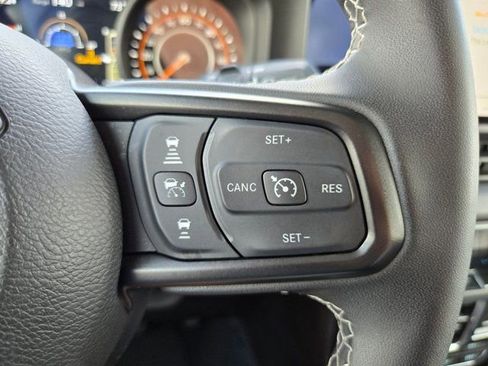 Used 2025 Jeep Wrangler Unlimited Rubicon image 22