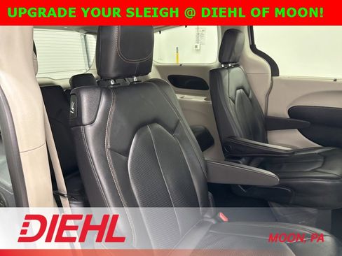 Certified 2020 Chrysler Pacifica Touring-L Plus image 13