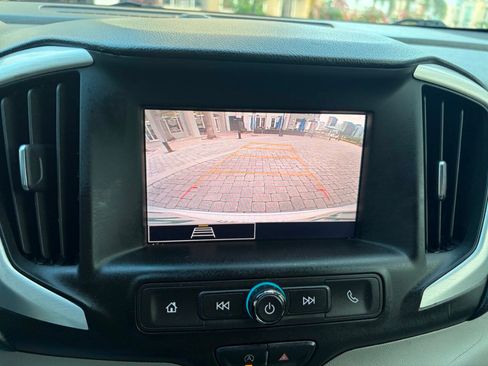 Used 2022 GMC Terrain SLE FWD image 11