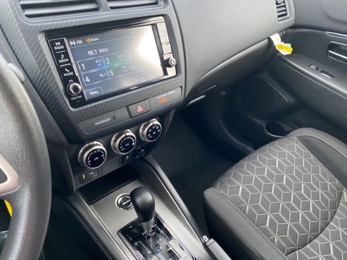 Used 2022 Mitsubishi Outlander Sport SE image 16