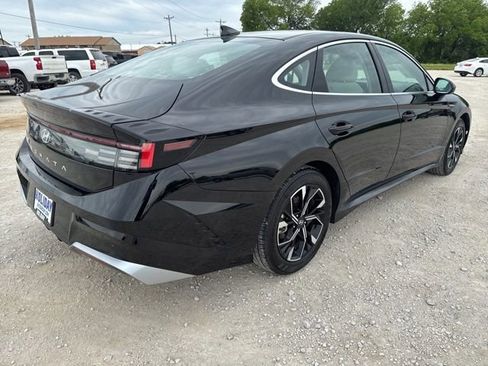 Used 2025 Hyundai Sonata SEL FWD image 6