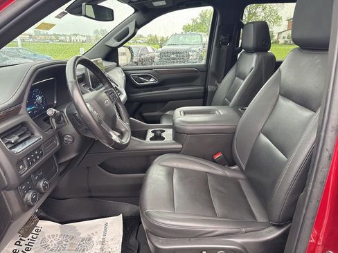 Used 2022 Chevrolet Suburban Z71 w/ Luxury Package AWD/4WD image 27