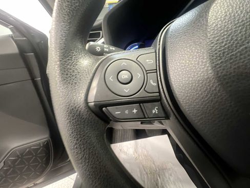 Used 2025 Toyota RAV4 XLE image 20