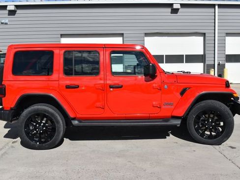 Used 2025 Jeep Wrangler Sahara AWD/4WD image 4