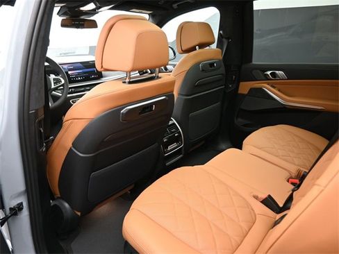 New 2026 BMW X7 xDrive40i image 12