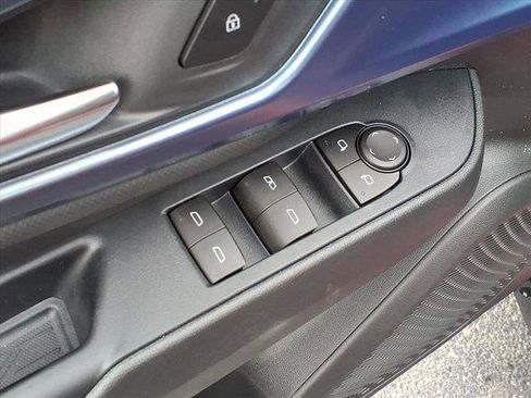 New 2026 Chevrolet Equinox EV LT image 15