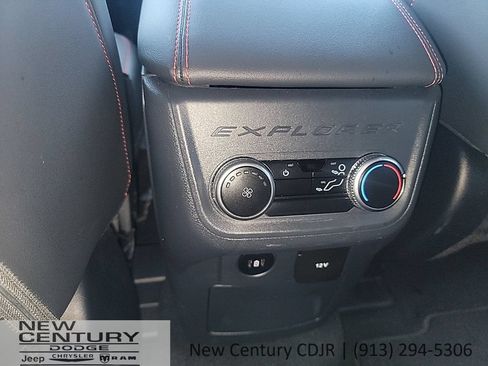 Used 2025 Ford Explorer ST-Line AWD/4WD image 18
