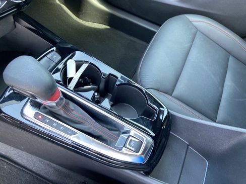 Used 2025 Chevrolet Trax RS image 2