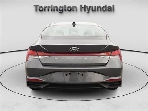 Used 2023 Hyundai Elantra SEL image 6