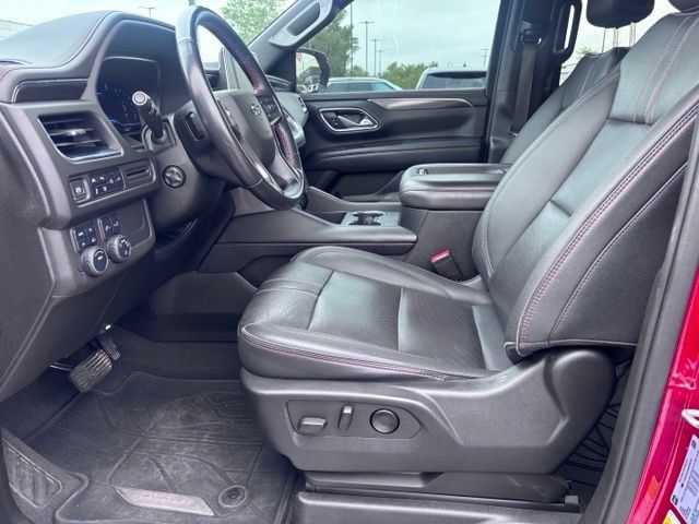 Used 2022 Chevrolet Suburban RST w/ Luxury Package AWD/4WD image 16