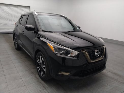 Used 2019 Nissan Kicks SR w/ SR Premium Package FWD image 13