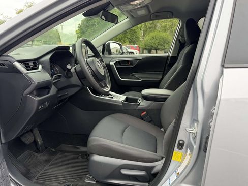 Used 2022 Toyota RAV4 LE AWD/4WD image 15