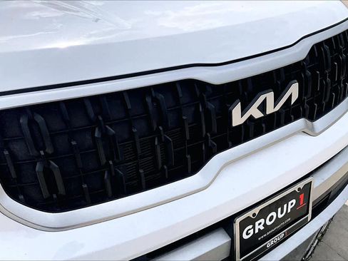 Used 2024 Kia Telluride EX w/ EX Captain's Chair Package image 29