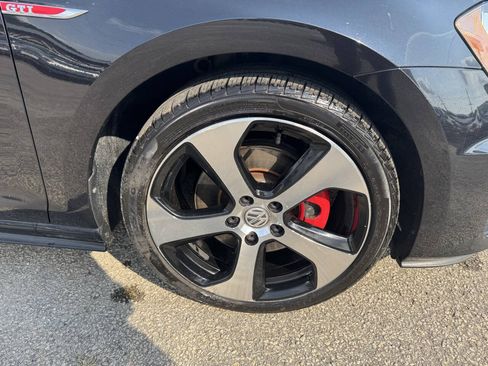 Used 2015 Volkswagen GTI S FWD image 11
