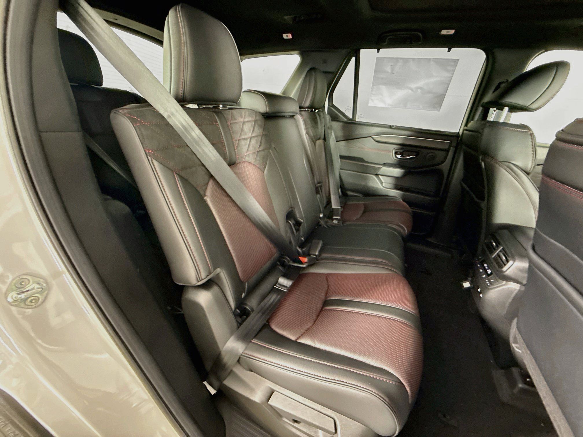 New 2026 Honda Pilot Black Edition image 37