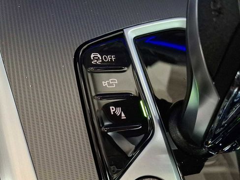 Used 2022 BMW X6 xDrive40i w/ Executive Package image 21