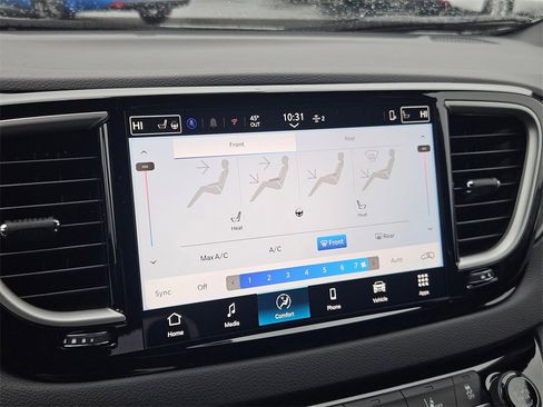 New 2026 Chrysler Voyager LX image 22