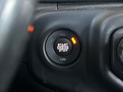 Used 2021 Jeep Wrangler Unlimited Sahara image 26